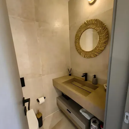 Old Town Luxury With Private Parking And Jacuzzi *